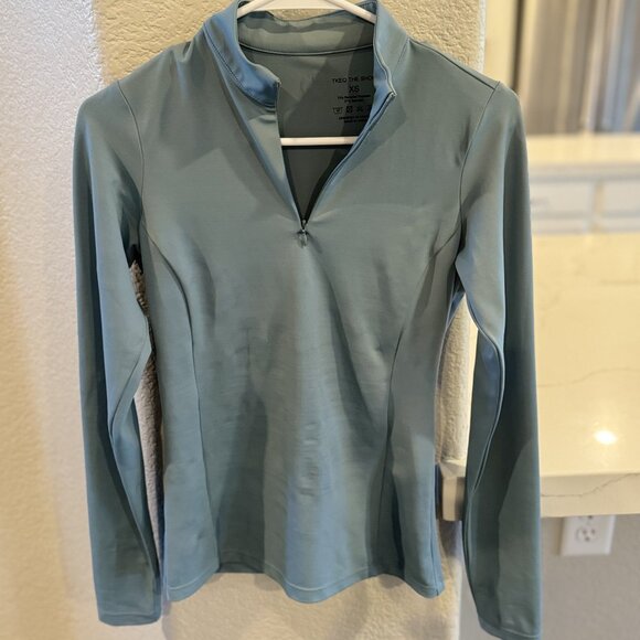 *NWOT* TKEQ 'Quinn' Long Sleeve Shirt in Monaco Equestrian Shirt- Women's XS - Picture 4 of 7